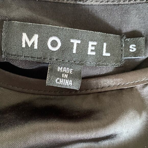 NWOT Motel Gardy Black Satin Long Midi Skirt w Side Waist Cut Out Dolls Kill - Picture 6 of 9